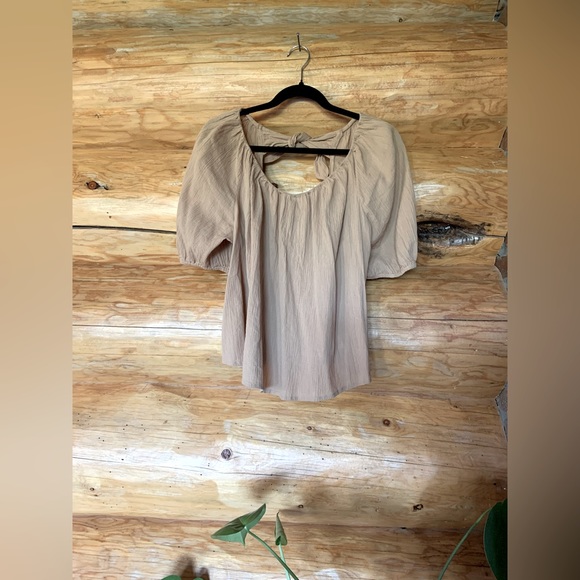 Blouse with peek-a-boo tie in back - Picture 4 of 6